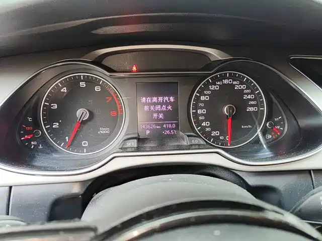 Audi A4L 2015 35 TFSI Auto Comfort — фото 4