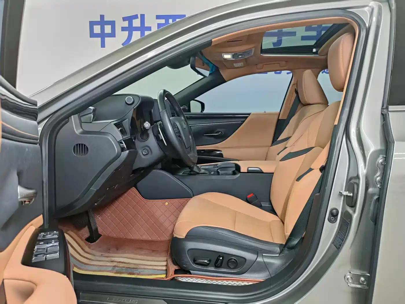 Lexus ES 2021 200 Excellence Edition фото 7