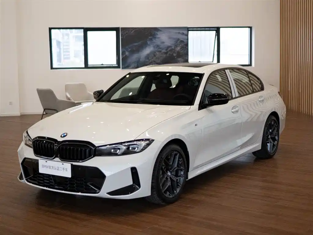 BMW 3 Series 2025 330i M Sport Night Edition фото 2