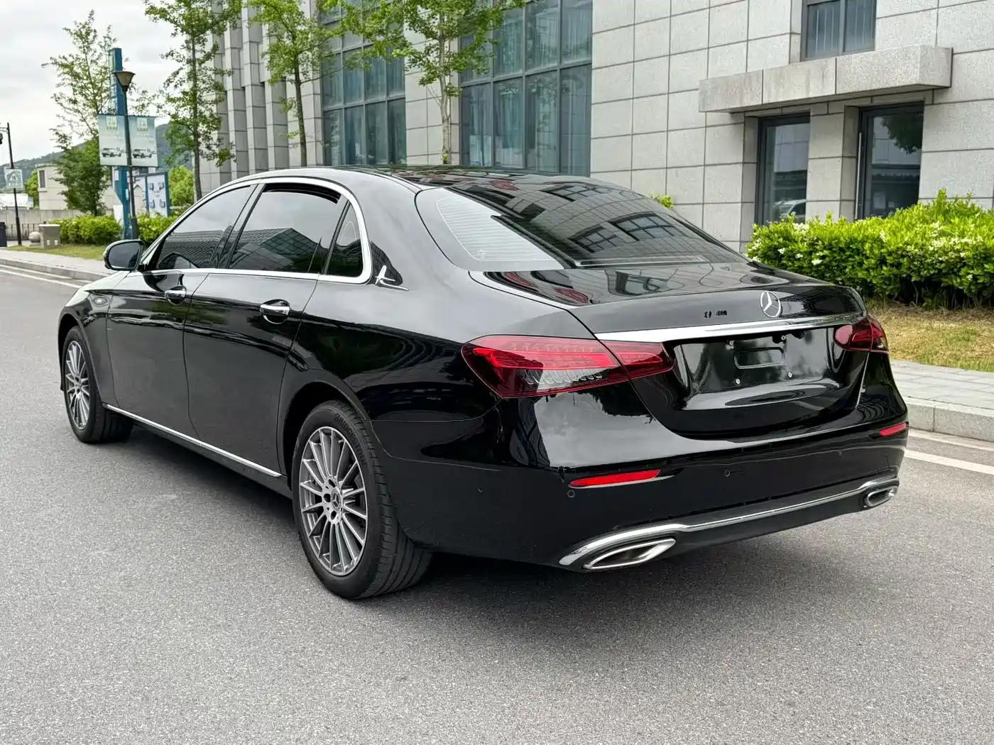 Mercedes-Benz E-Class 2022 Facelift E 260 L фото 5