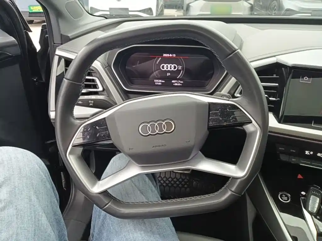 Audi Q4 e-tron 2023 2023 40 e-tron Pioneer Edition