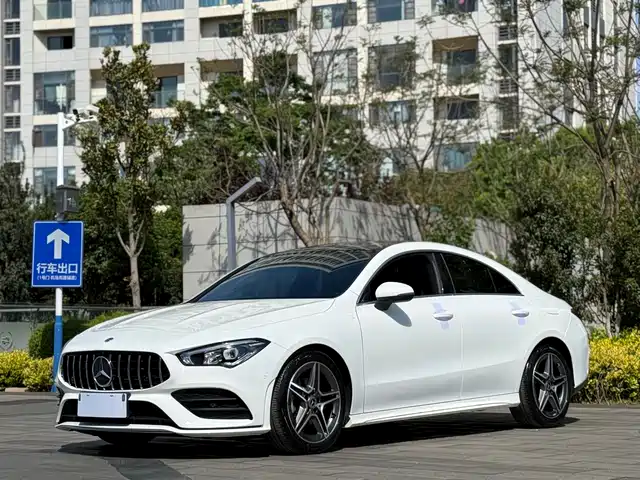 MERCEDES-BENZ CLA
