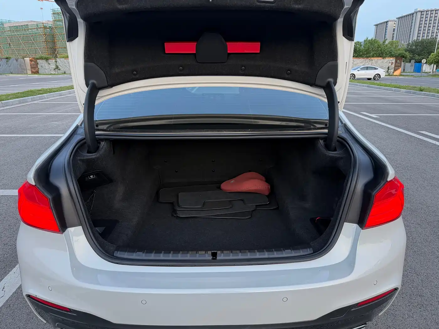 BMW 5 Series 2018 530Li Premium M Sport Package фото 27