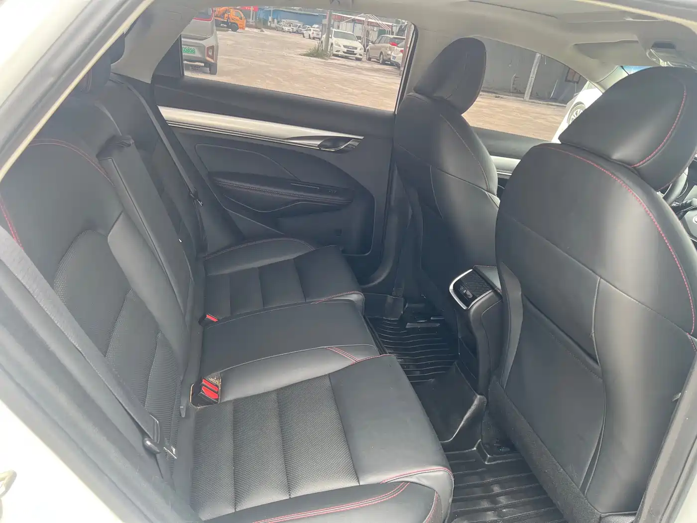 Фото 8 - Geely Binrui