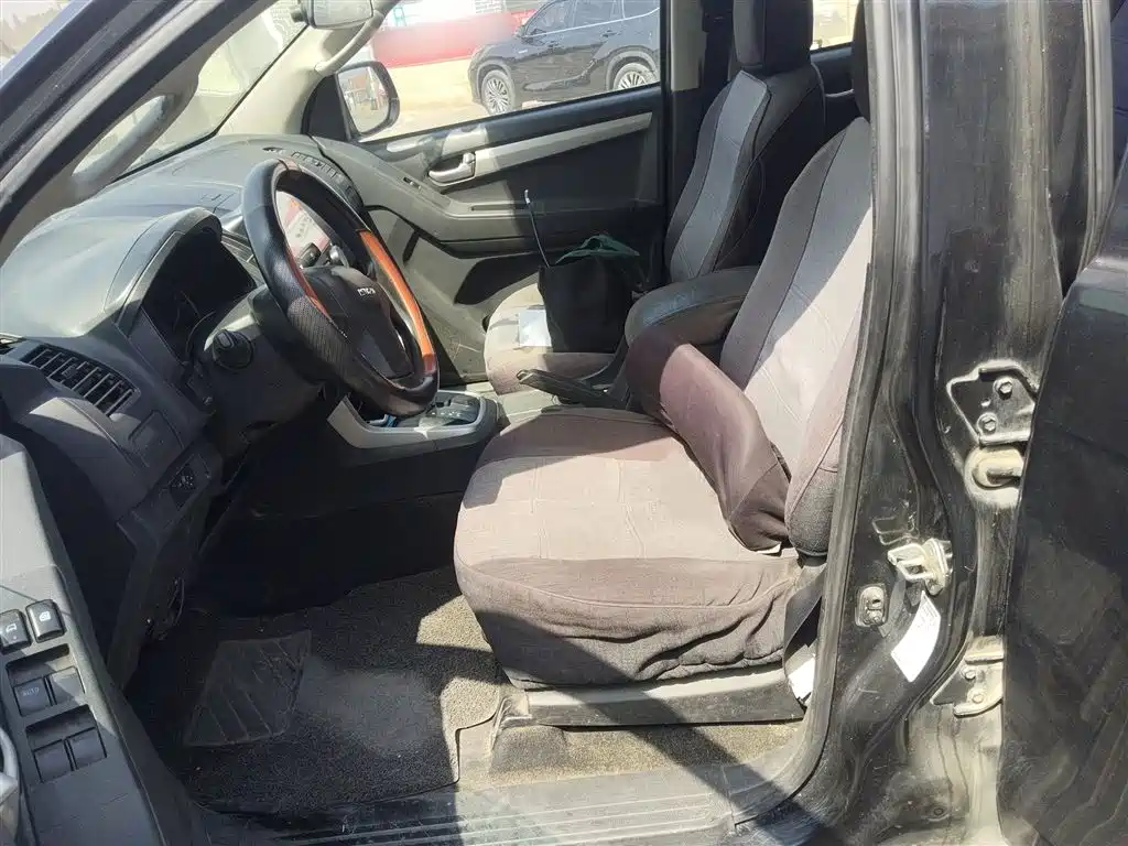 Isuzu D-MAX 2015 2015 2.5T 2WD Automatic High-Clearance Elite 4JK1