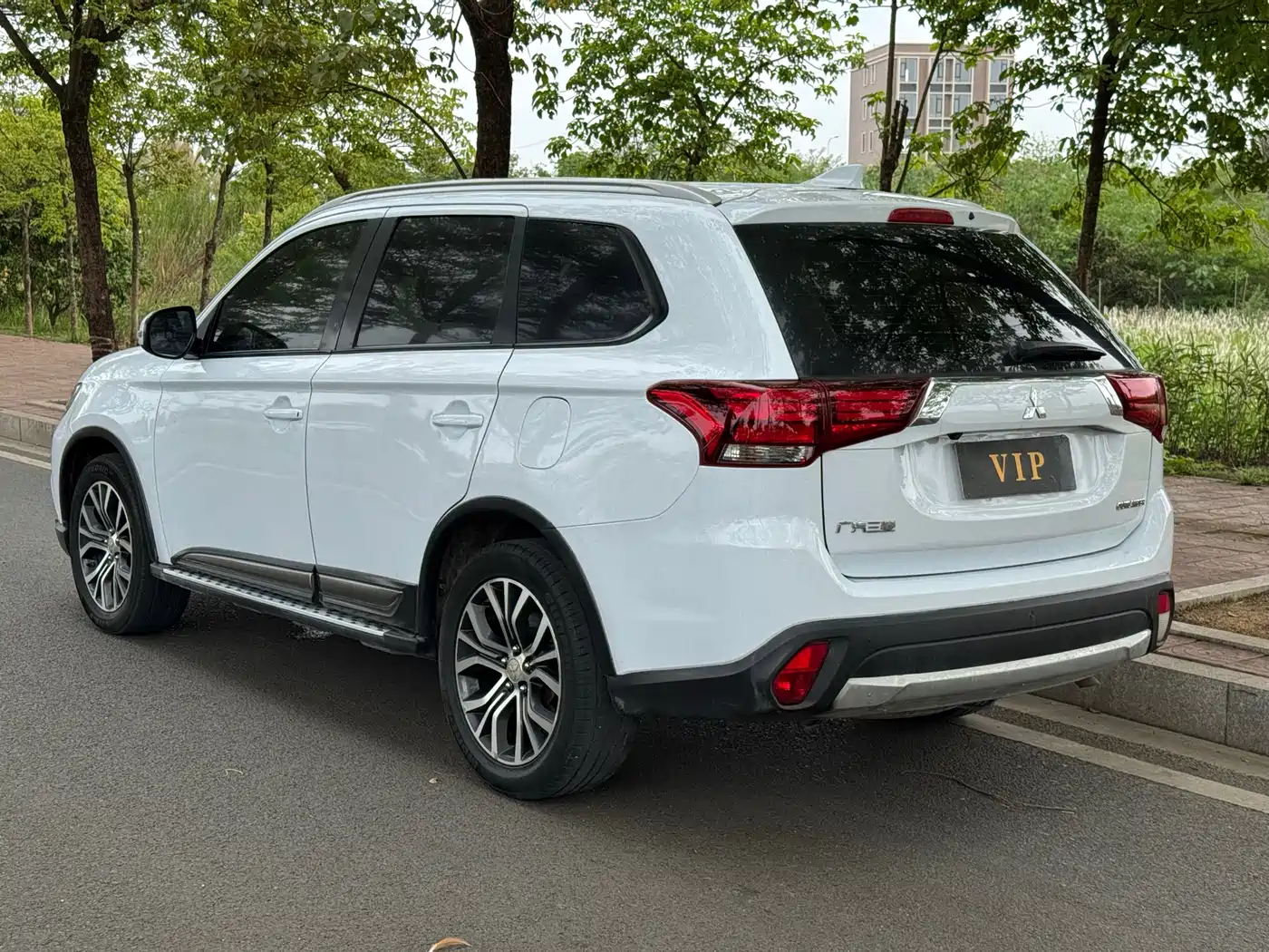 Mitsubishi Outlander 2018 2.0L 2WD Glory Edition 5-seater фото 4