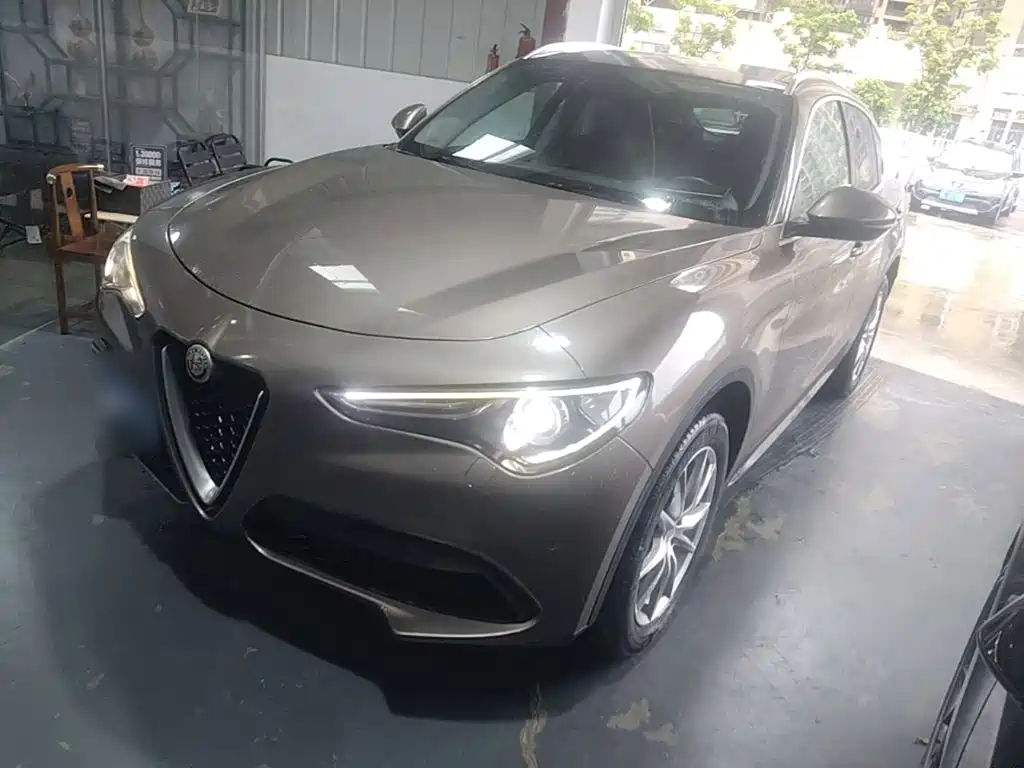 Alfa Romeo Stelvio 2019 2017 2.0T 280HP Luxury