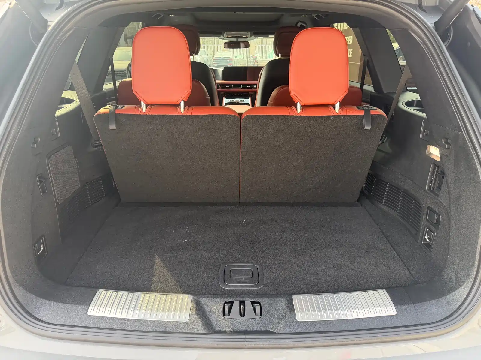 Фото 12 - Lincoln Aviator