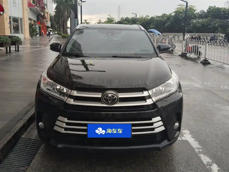 TOYOTA HIGHLANDER