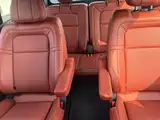 Фото 10 - Lincoln Aviator