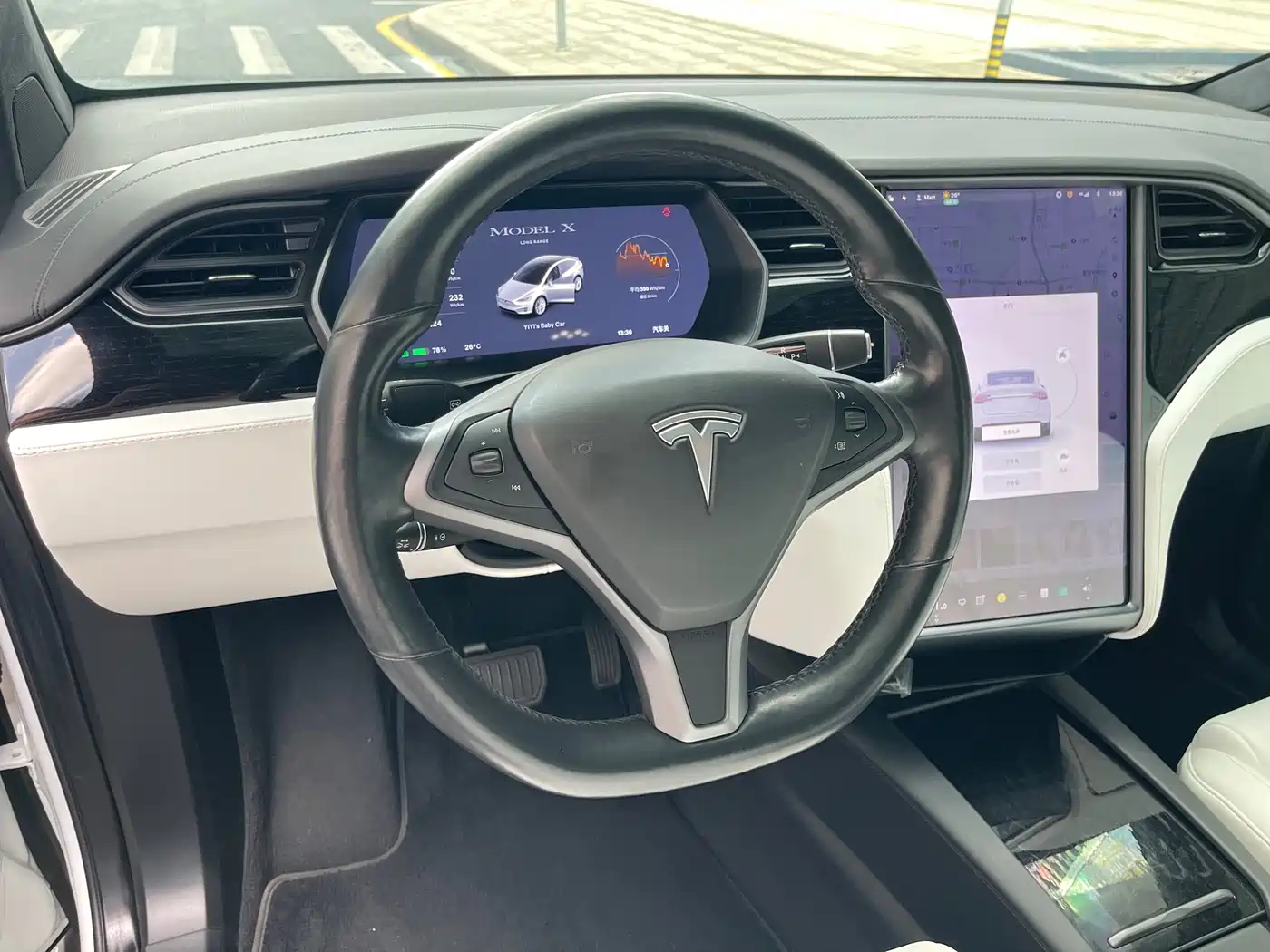 TESLA MODEL X
