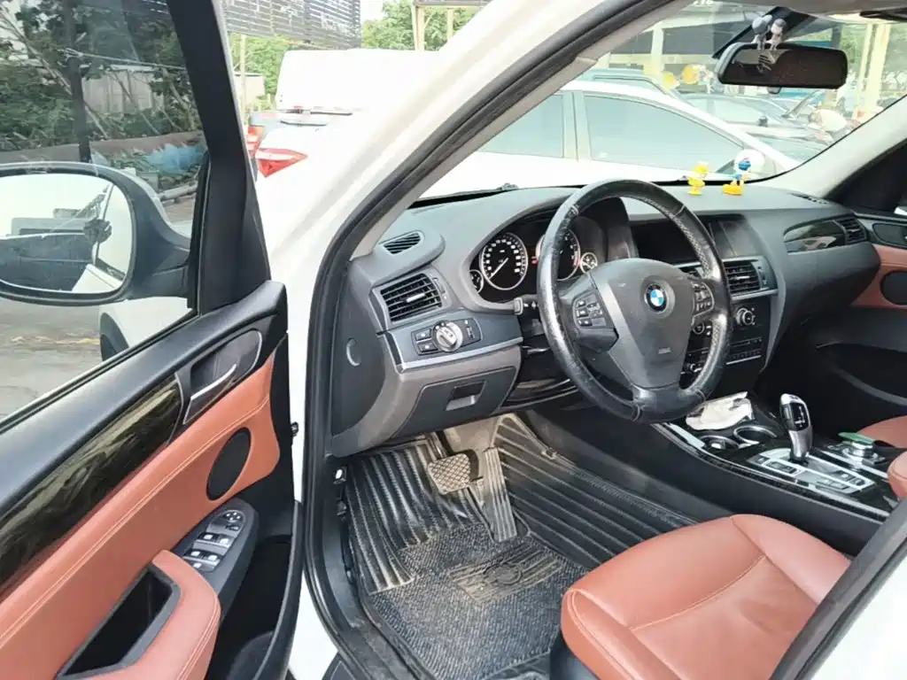 Photo 21 - BMW X3 (Import)