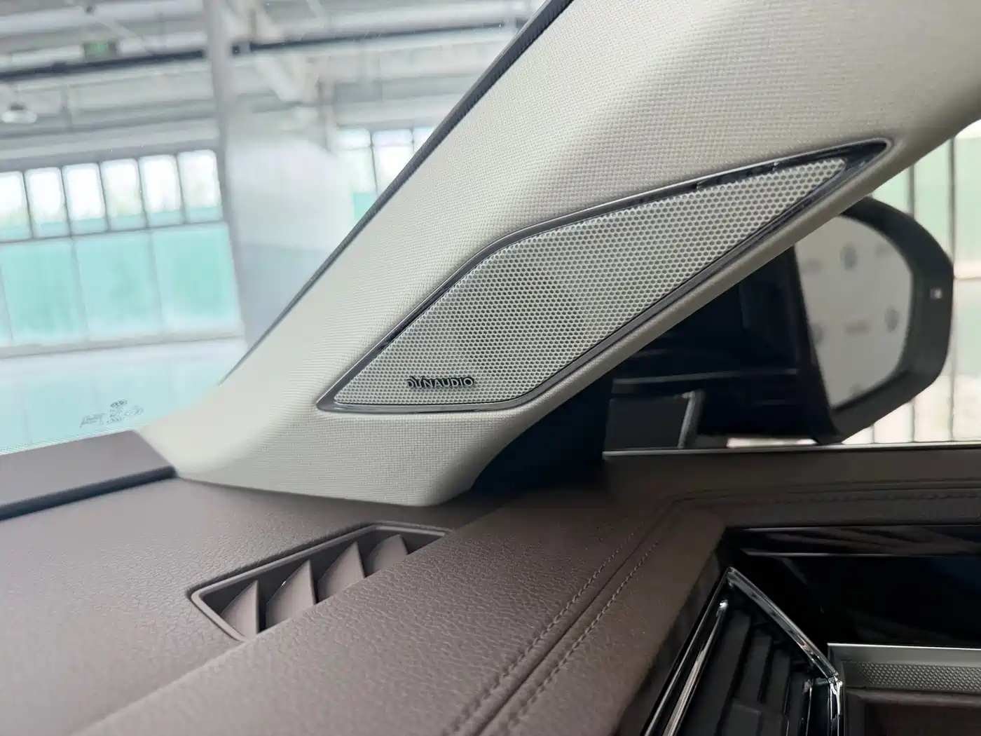 VOLKSWAGEN HUIANG