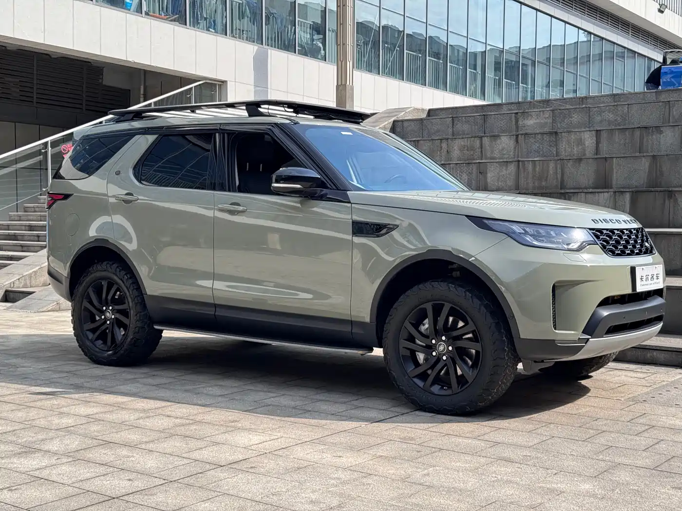 Land Rover Discovery 2019 3.0 SC V6 HSE фото 5