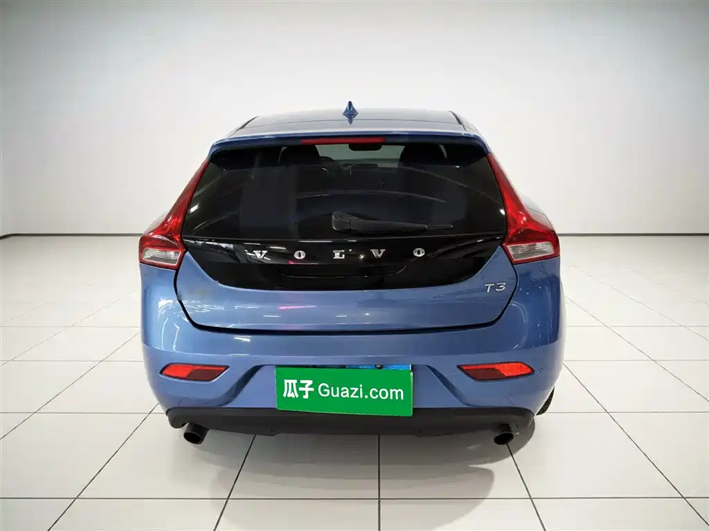 Фото 4 - Volvo V40