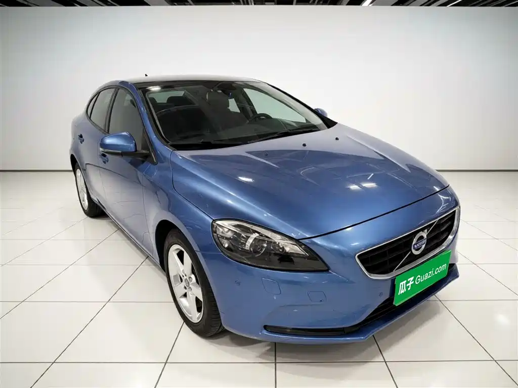 Фото 22 - Volvo V40