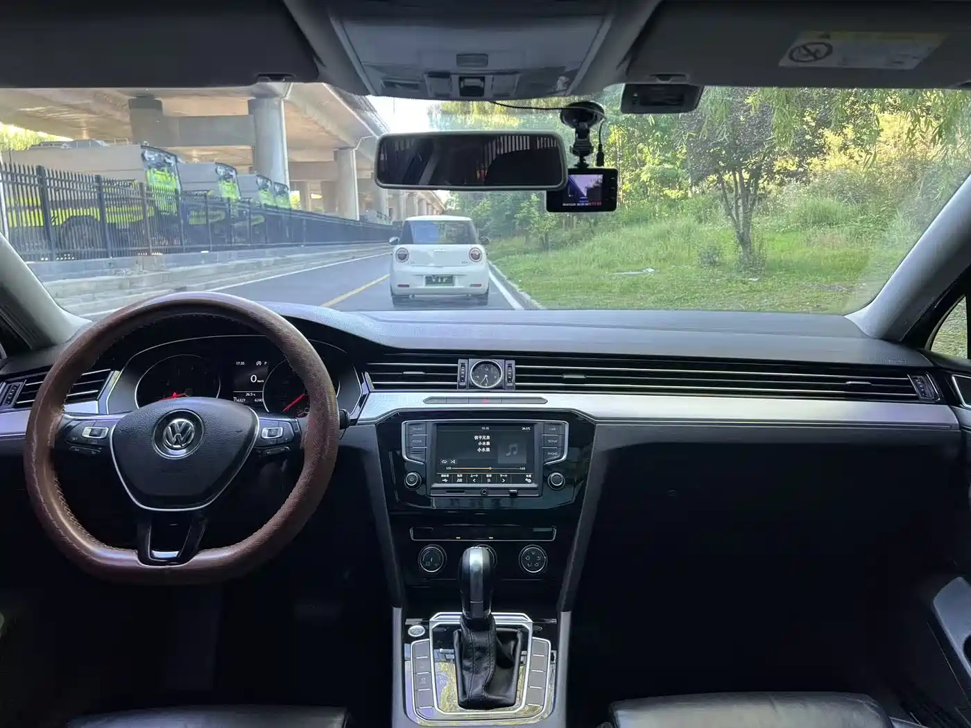 Volkswagen Magotan 2017 330TSI DSG Leading фото 9