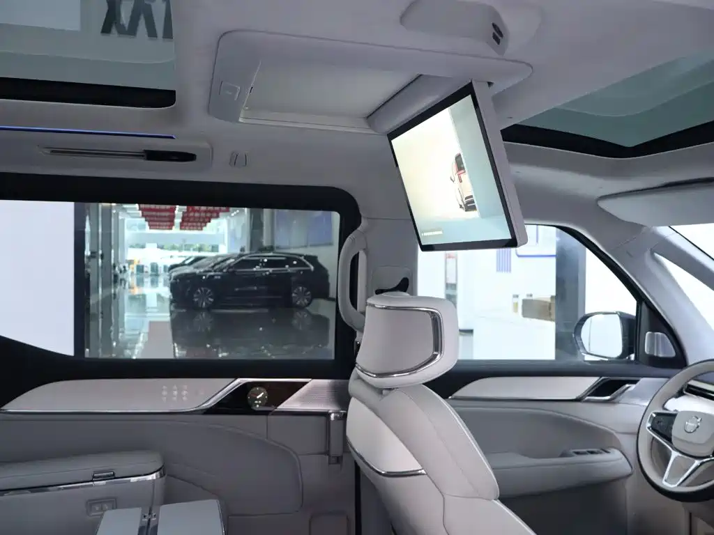 Volvo EM90 2024 2025 Ultra Six-Seater