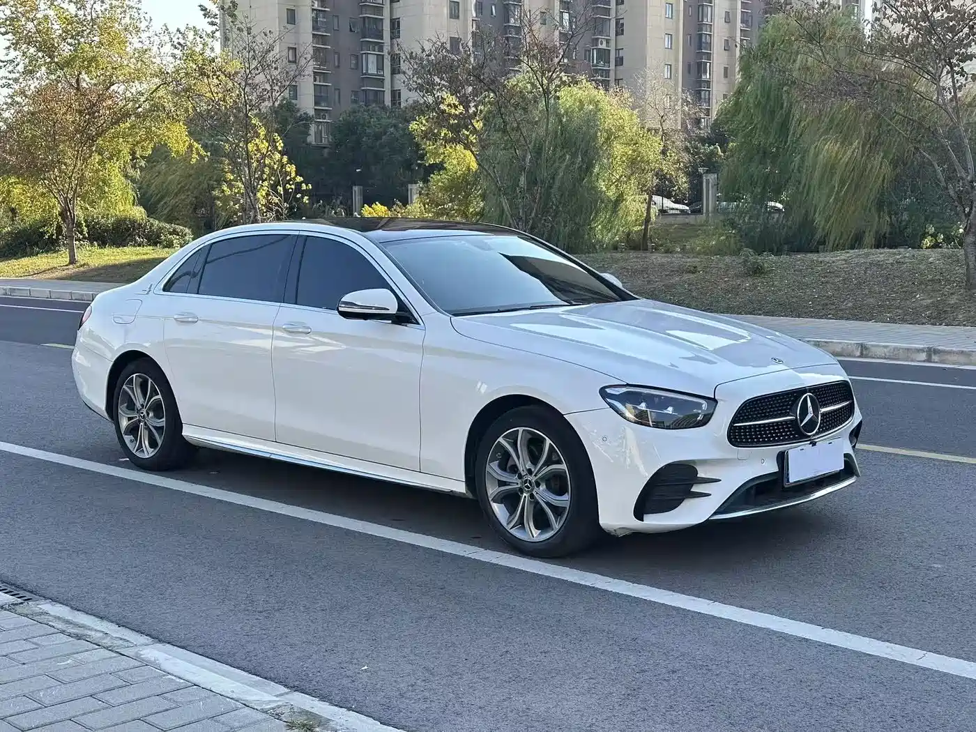 MERCEDES-BENZ E CLASS