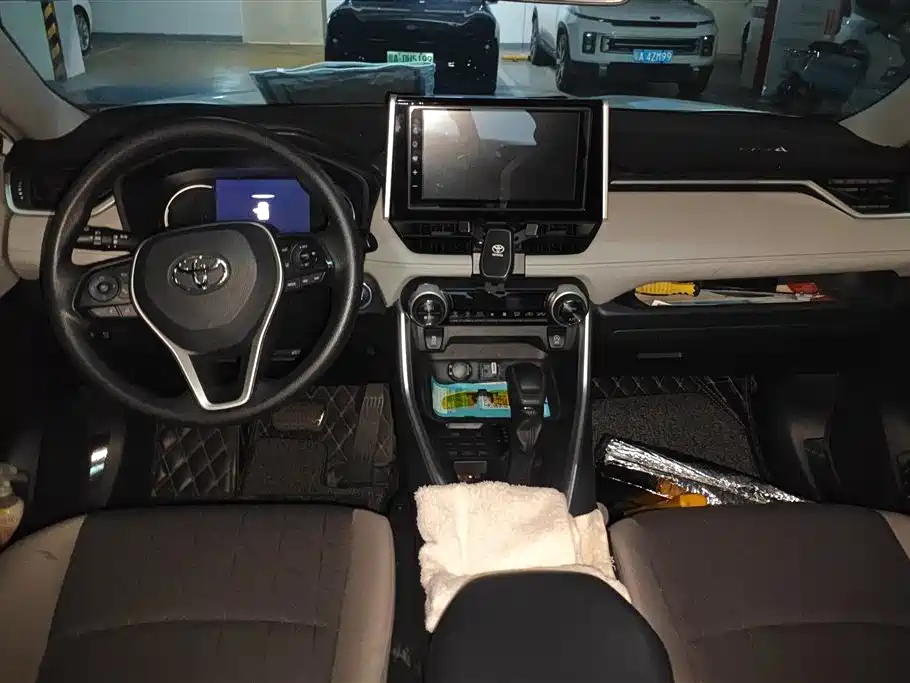 Toyota RAV4 Rongfang 2020 2.0L CVT AWD Trend Edition фото 12