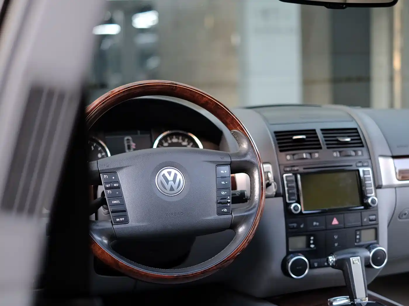 Volkswagen Touareg 2007 3.6L Luxury фото 41