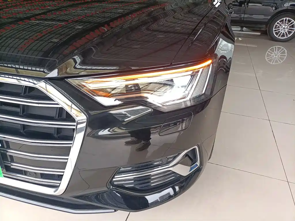 Audi A6L 2023 45 TFSI Premium Selection Elegance фото 3