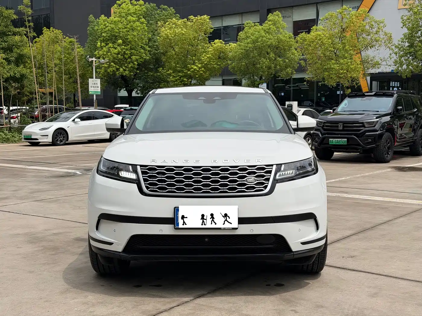 Photo 2 - Land Rover Range Rover Velar