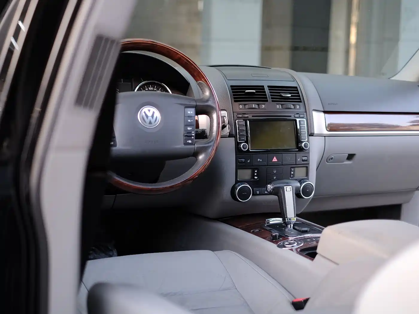Volkswagen Touareg 2007 3.6L Luxury фото 46