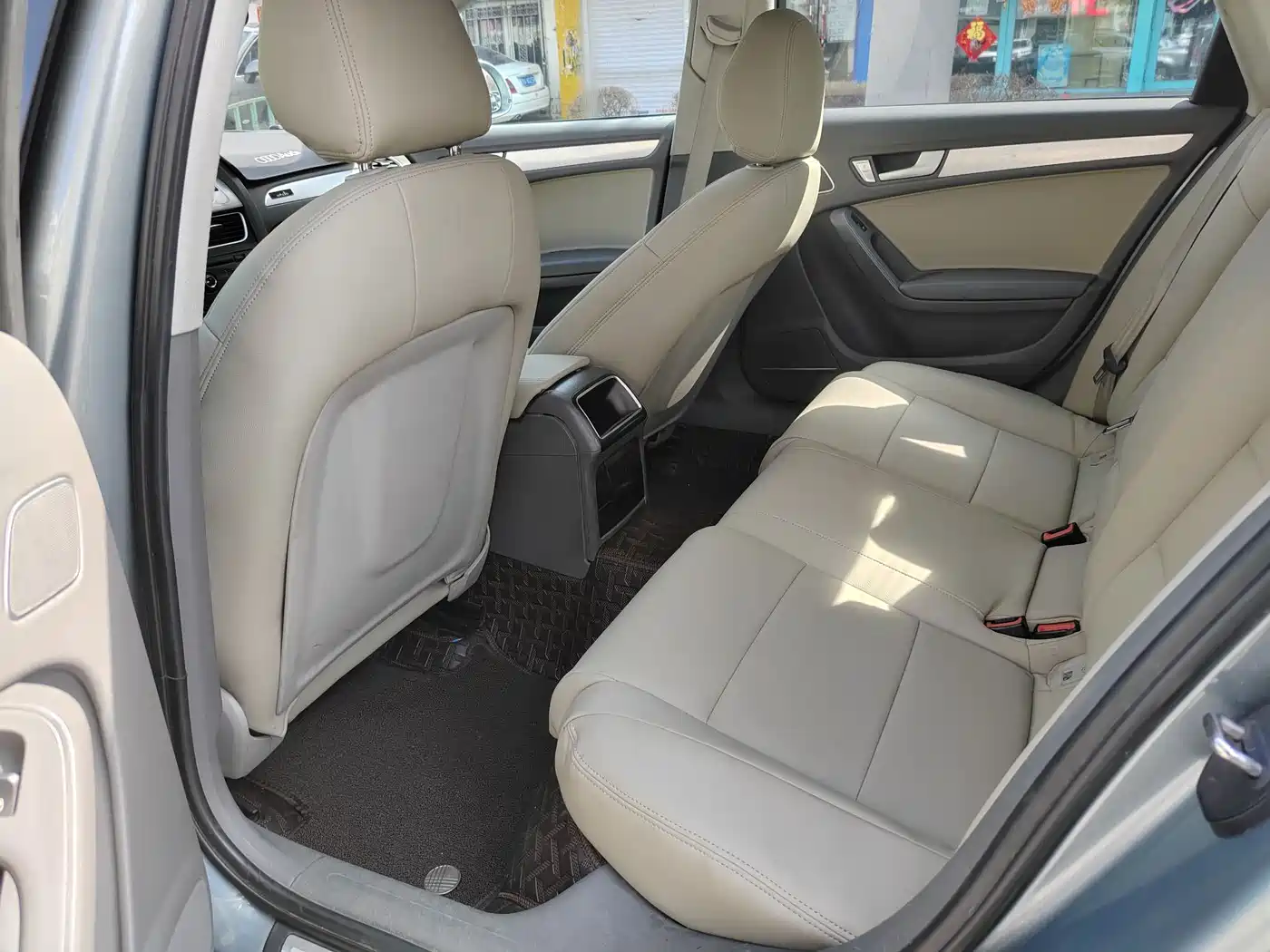 Audi A4L 2009 2.0 TFSI Standard фото 9