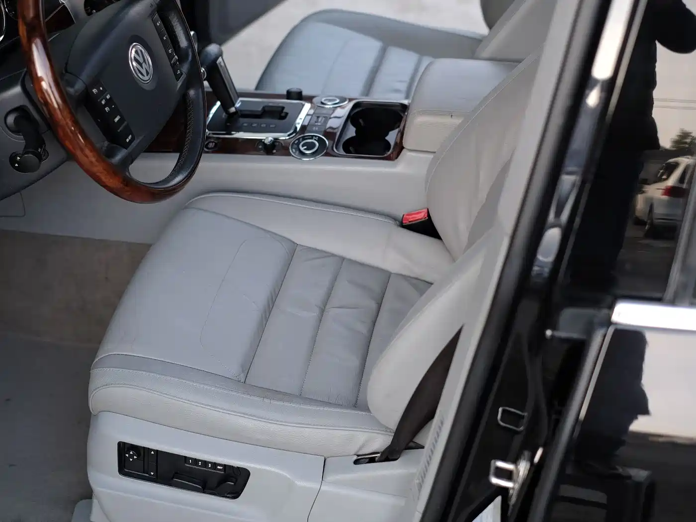 Volkswagen Touareg 2007 3.6L Luxury фото 24