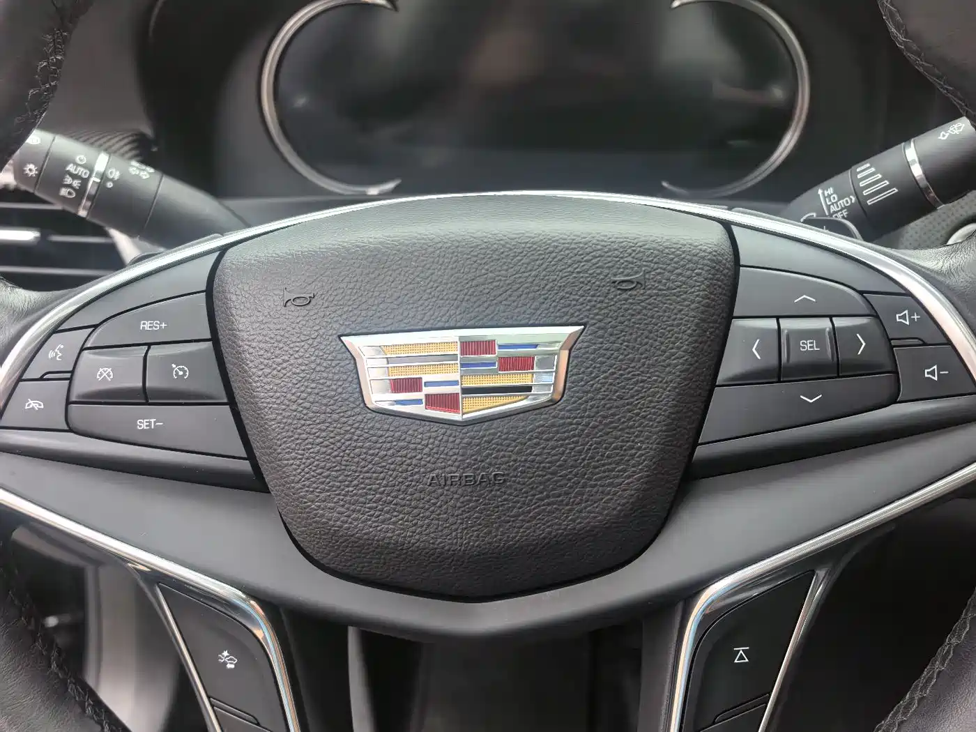 Cadillac CT6 2016 28T Leading фото 12