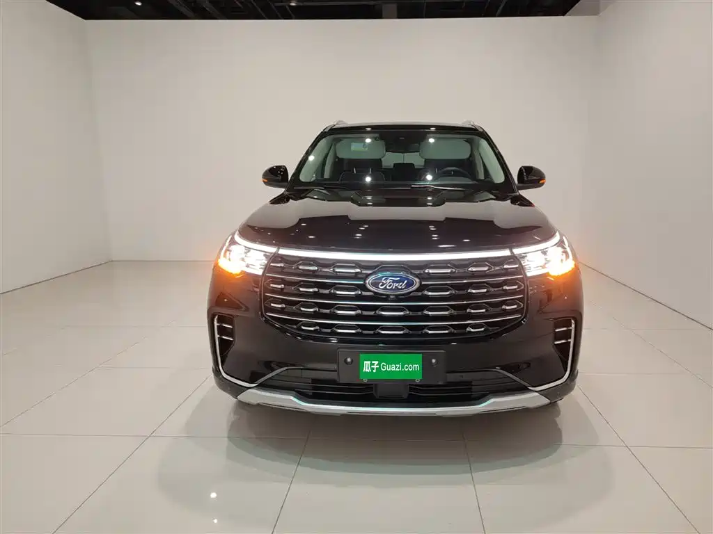 Фото 3 - Ford Explorer