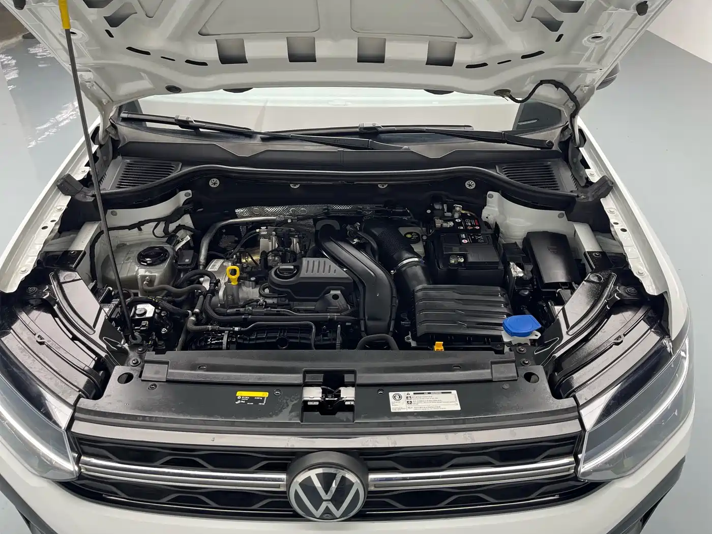 VOLKSWAGEN TUYUE