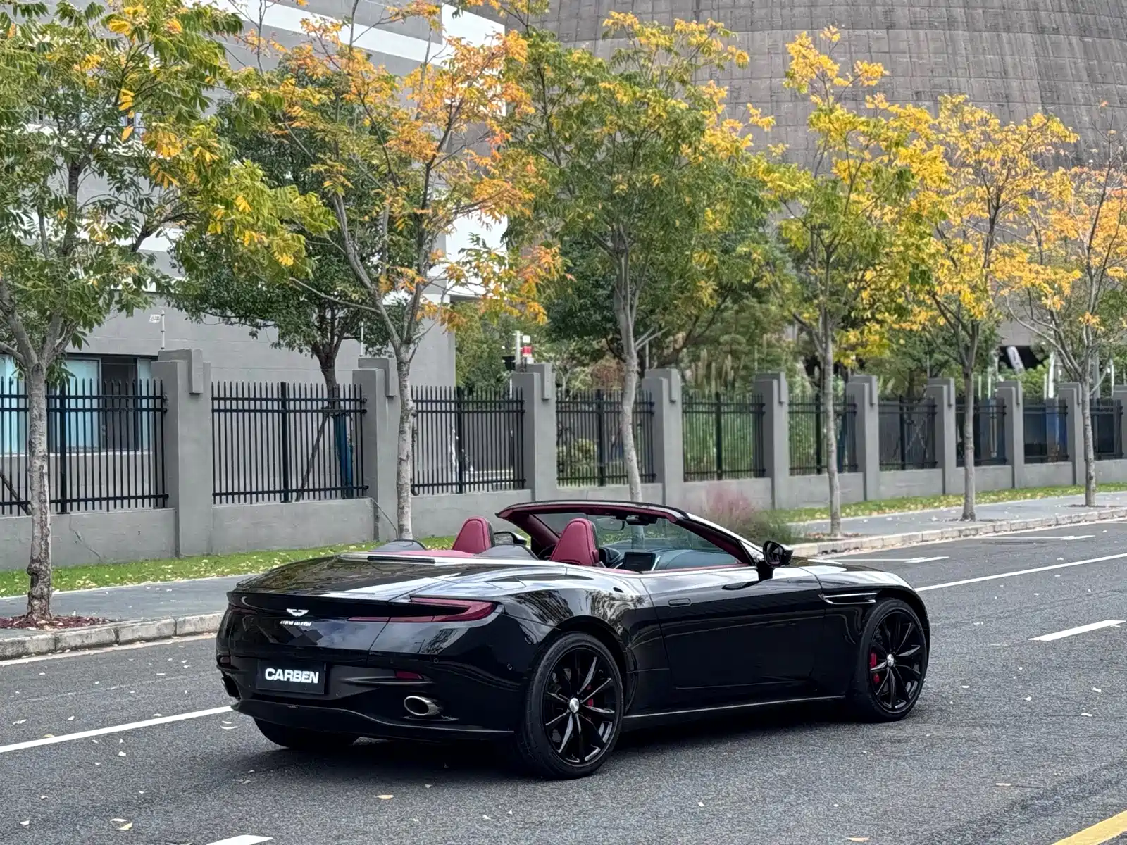 Фото 7 - Aston Martin DB11