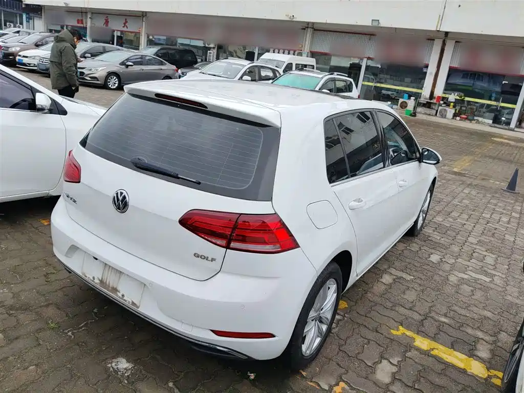 Volkswagen Golf 2018 1.6L Automatic Comfort фото 5