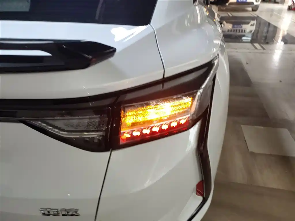 DONGFENG FENGSHEN YI HYUN