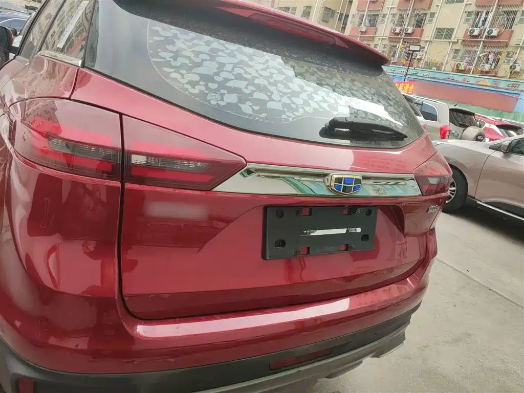 Фото 6 - Geely Atlas