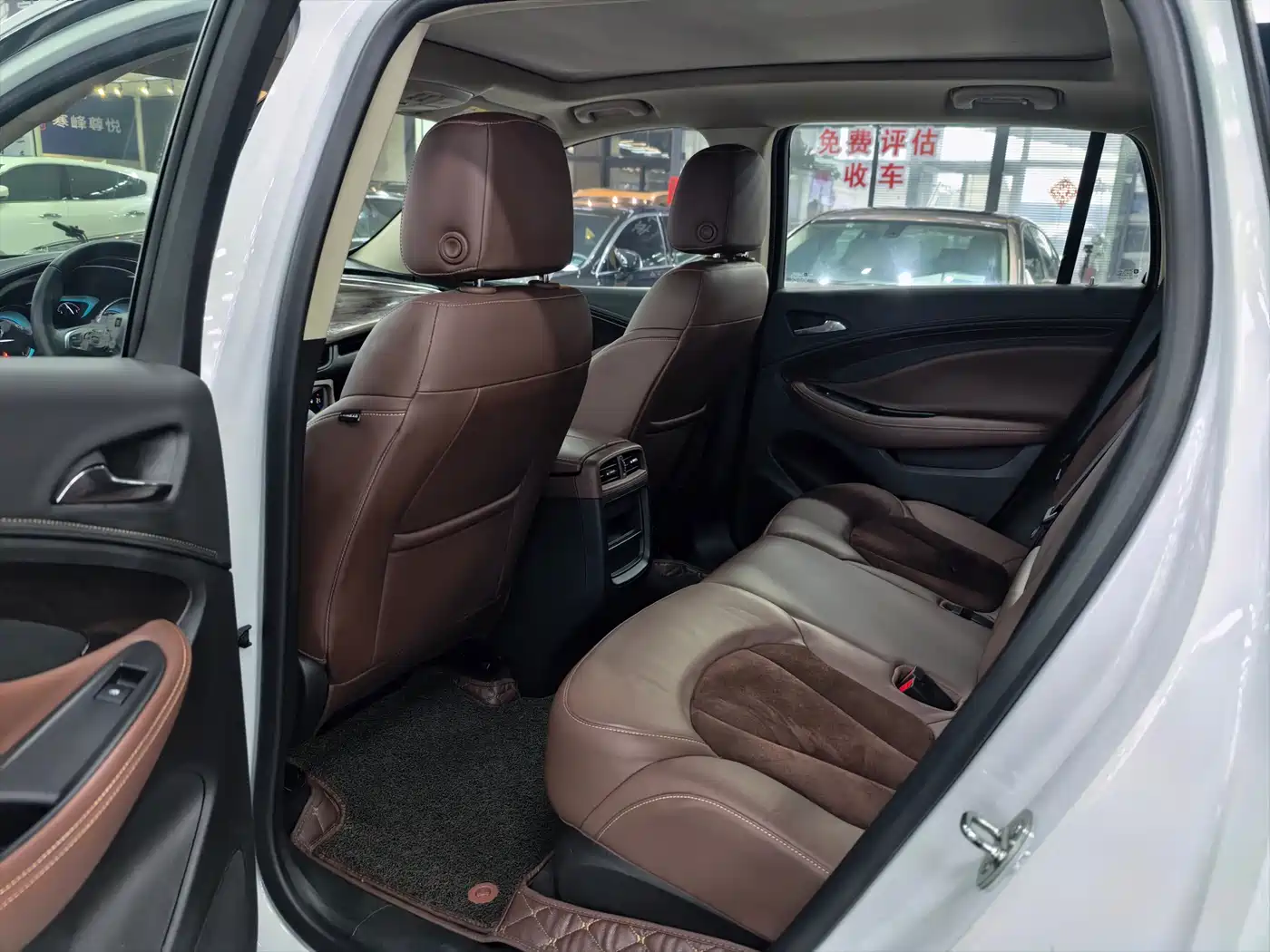 Buick Envision Plus 2017 20T FWD Elite фото 7