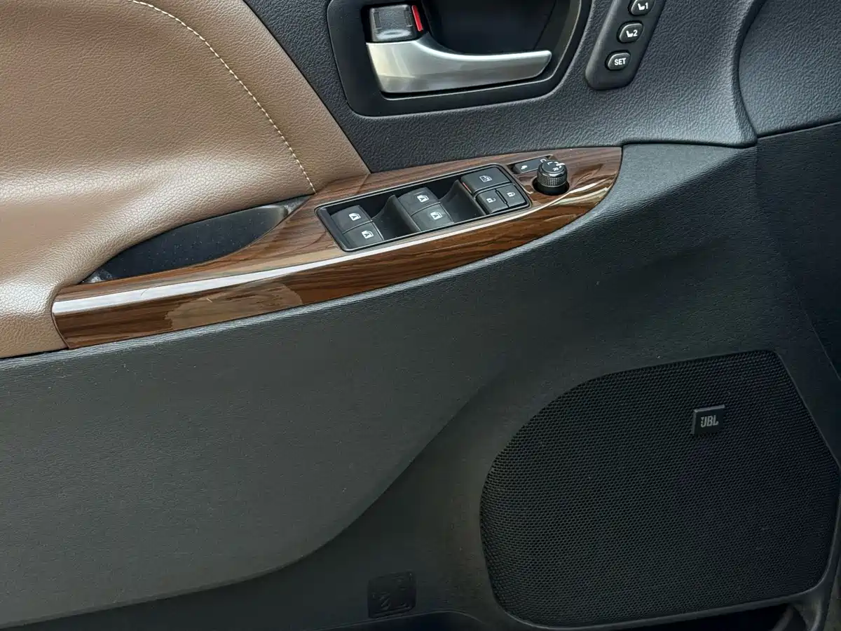 Toyota Sienna 2017 2015 3.5L 4WD L