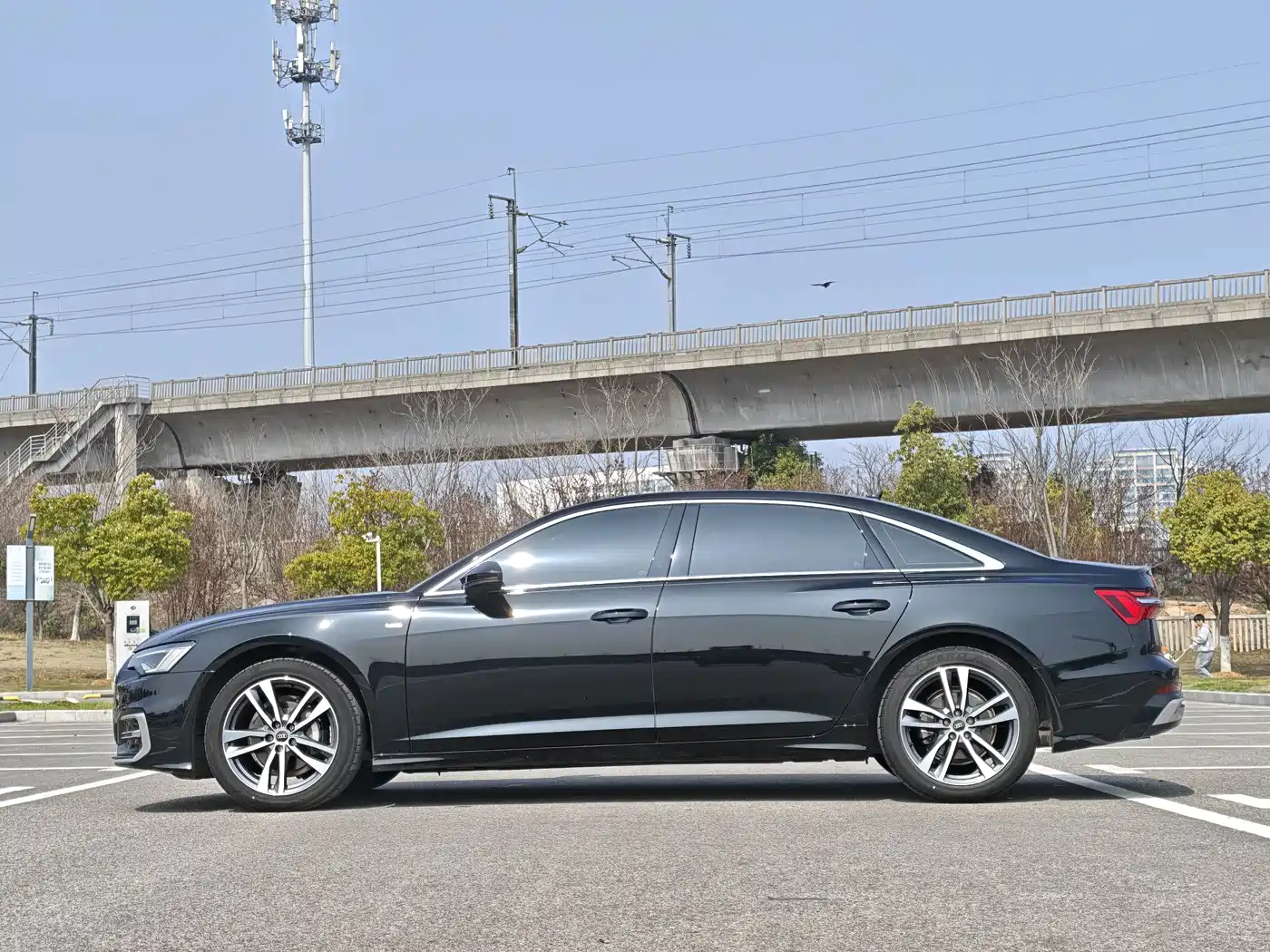 Audi A6L 2024 40 TFSI Luxury Dynamic фото 3