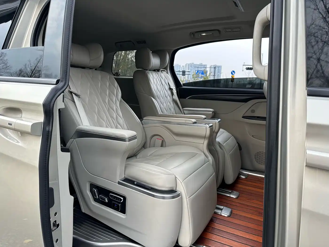 Buick GL8 2021 ES Landlord 653T Comfort фото 18