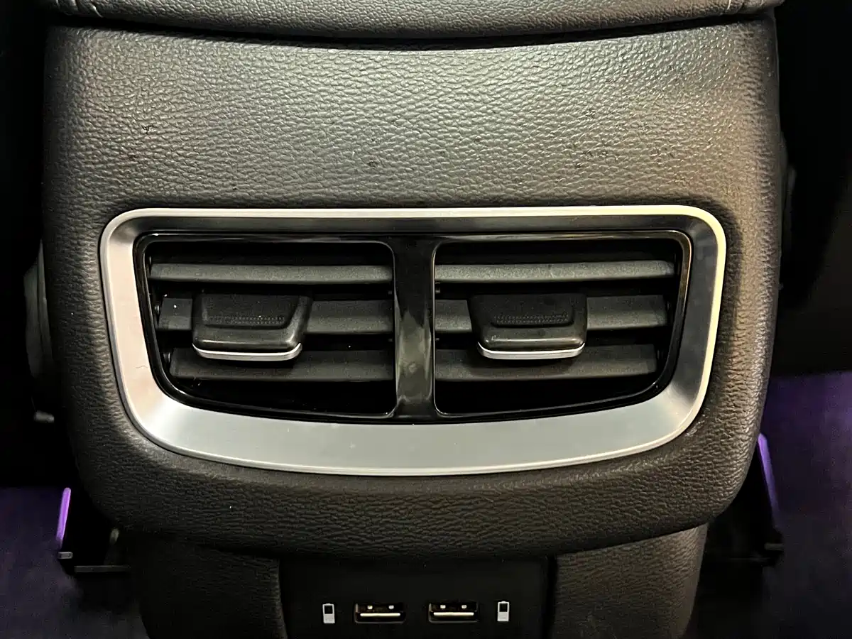 Hongqi H5 2020 1.8T Automatic Smart Connection Qi Enjoy Edition фото 14