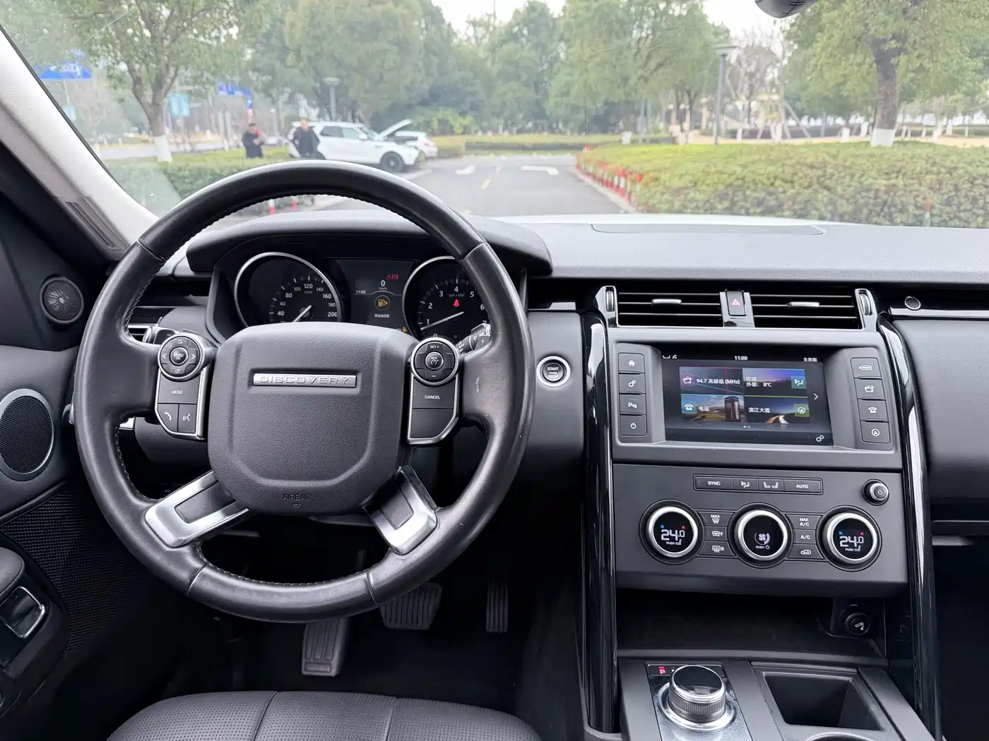 Land Rover Discovery 2017 3.0 SC V6 S фото 11