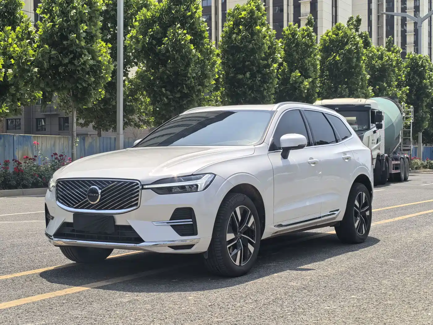Volvo XC60 2025 2026 Model B5 AWD Premium Luxury