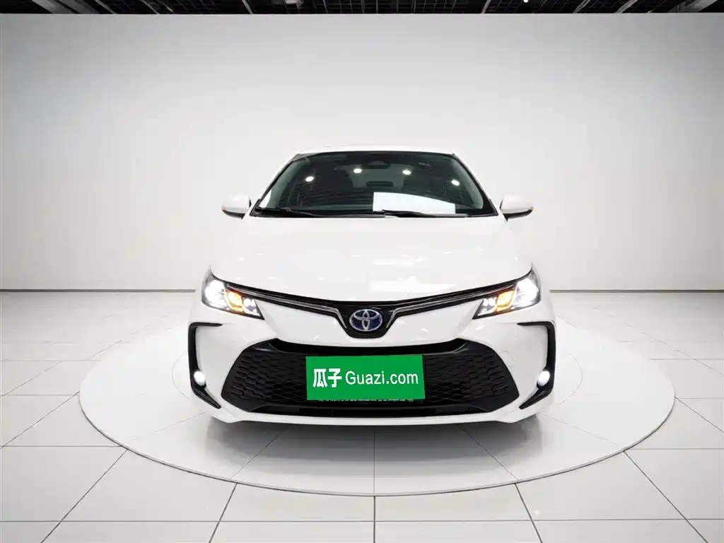 Toyota Corolla 2023 1.8L Smart Hybrid Dual Engine Elite Edition фото 3
