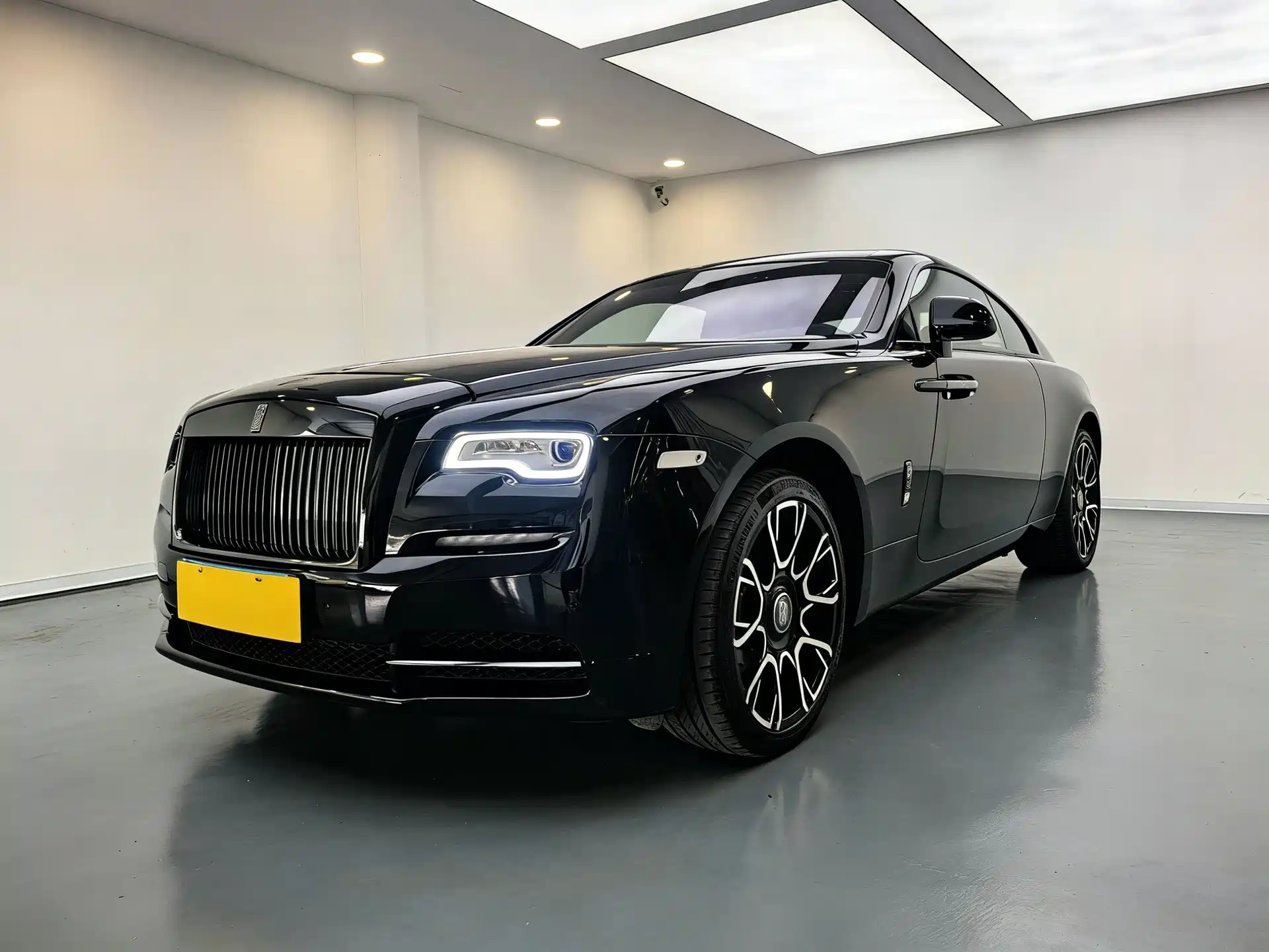 Фото 1 - Rolls-Royce Wraith