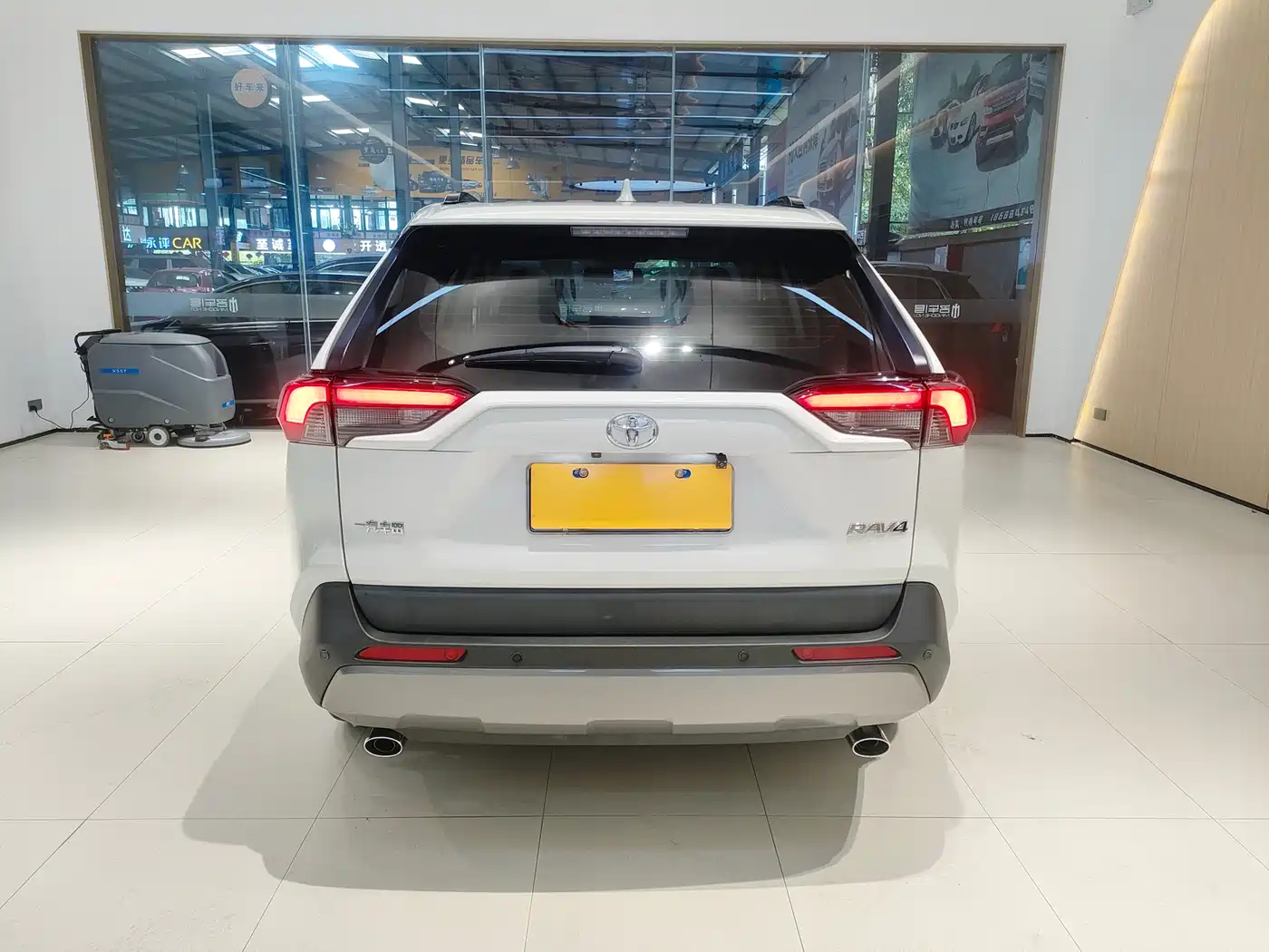 Toyota RAV4 Rongfang 2020 2.0L CVT 2WD Trend Edition фото 7