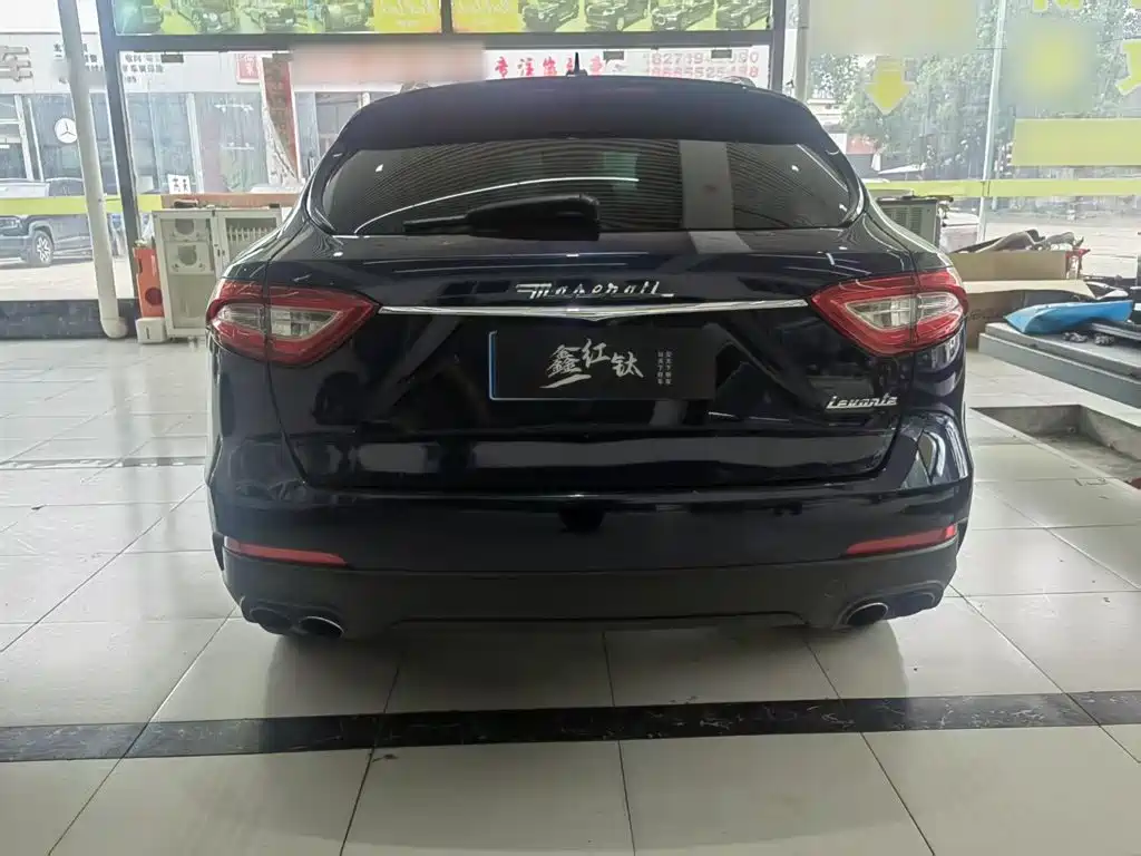 Photo 15 - Maserati Levante