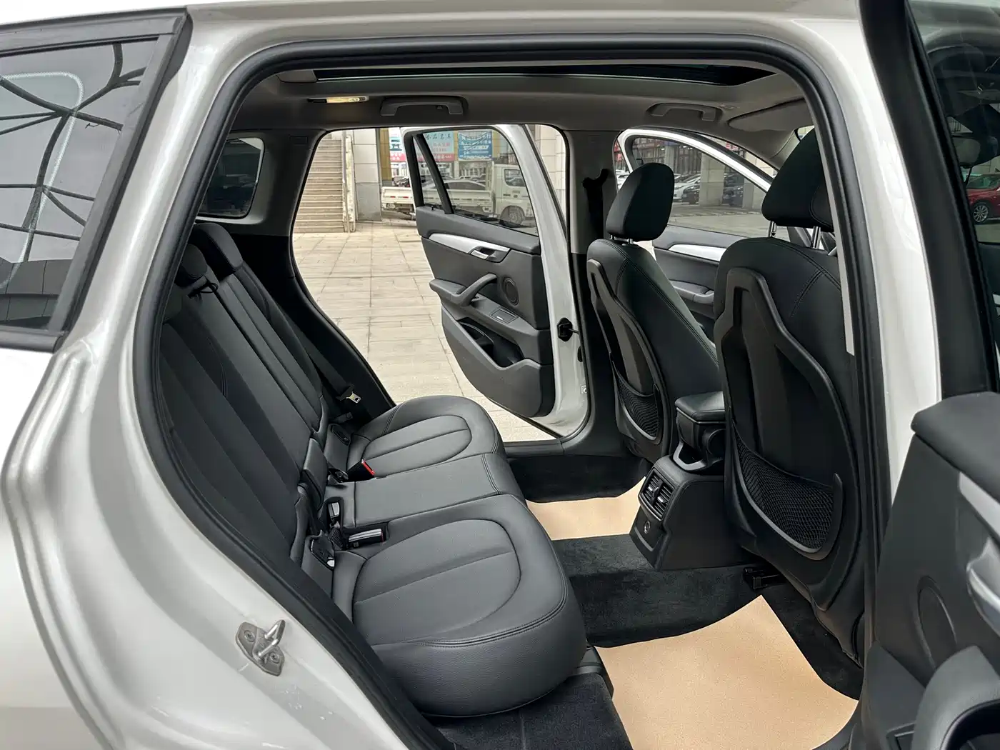BMW X1 2018 sDrive18Li Fashion Model фото 20