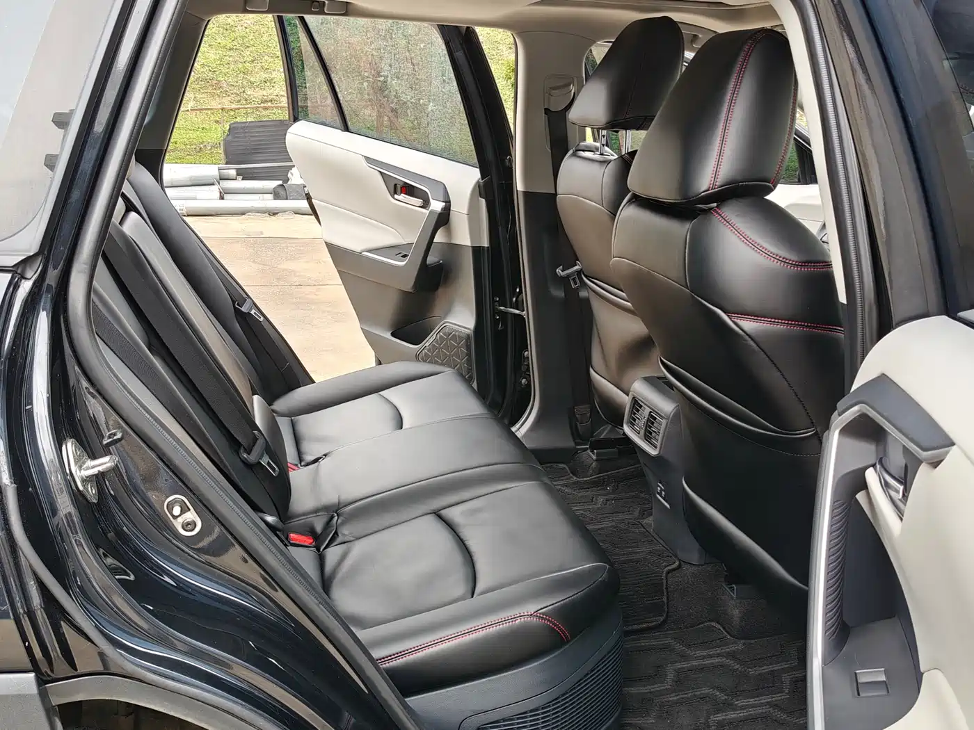 Toyota RAV4 Rongfang 2020 Hybrid 2.5L E-CVT 2WD Elite Edition фото 8